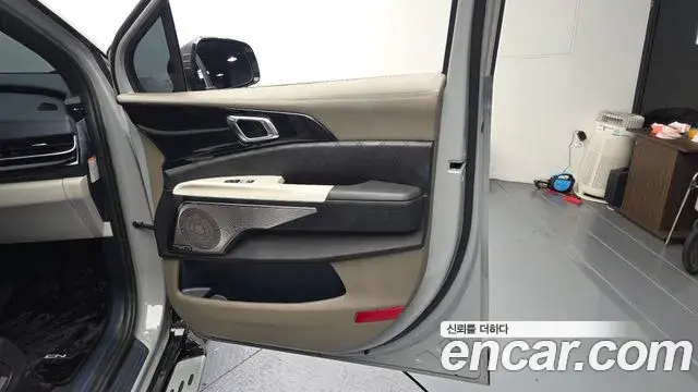 Kia Carnival 2025 — ფოტო 38/41