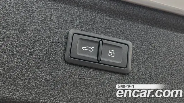 Audi Q5 2022 — ფოტო 30/34
