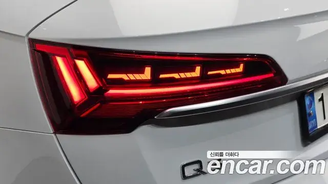 Audi Q5 2022 — ფოტო 8/34