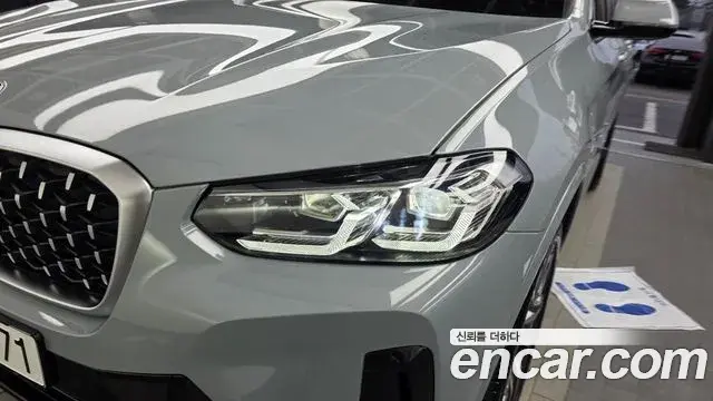 BMW X4 2025 — Photo 10/31