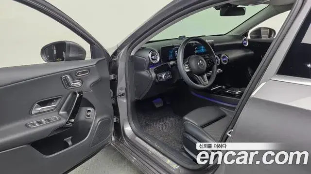 Mercedes-Benz A-Class 2020 — Фото 10/20