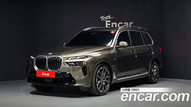 BMW X7 2025 — ფოტო 13/38