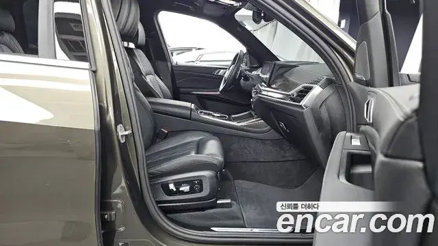 BMW X7 2025 — ფოტო 30/38