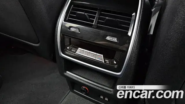 BMW X7 2025 — ფოტო 36/38
