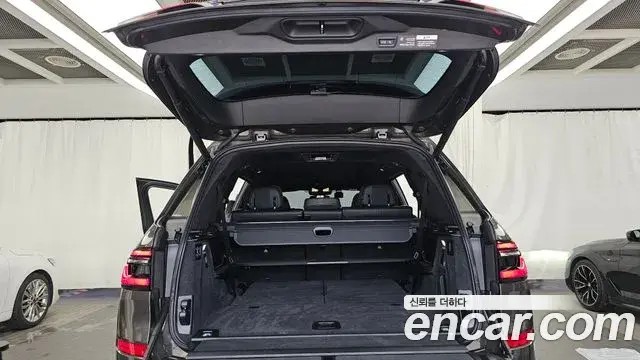 BMW X7 2025 — ფოტო 21/38
