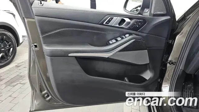 BMW X7 2025 — ფოტო 17/38