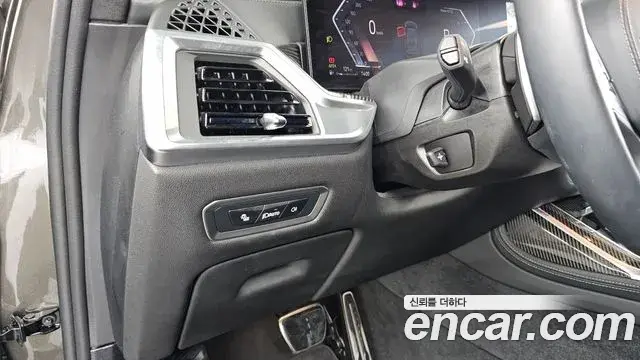 BMW X7 2025 — ფოტო 19/38