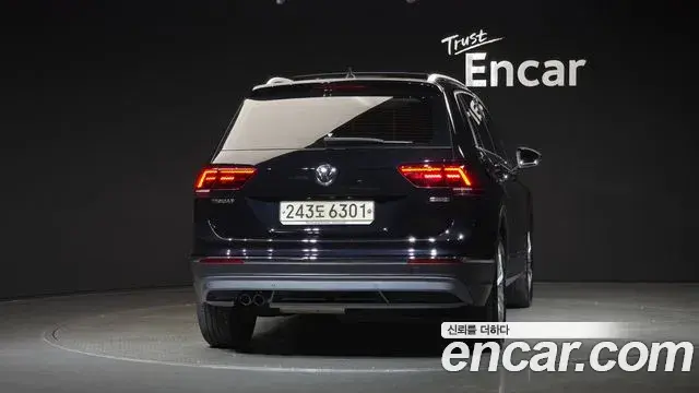 Volkswagen Tiguan 2020 — Şəkil 12/20