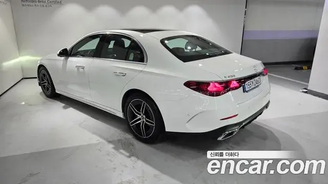 Mercedes-Benz E-Class 2025 — Photo 2/20
