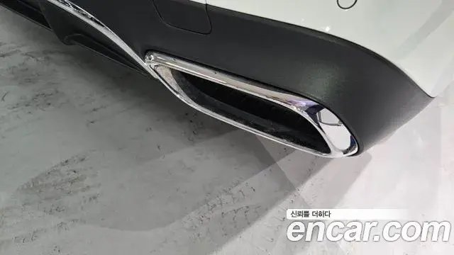 Mercedes-Benz E-Class 2025 — Photo 10/20