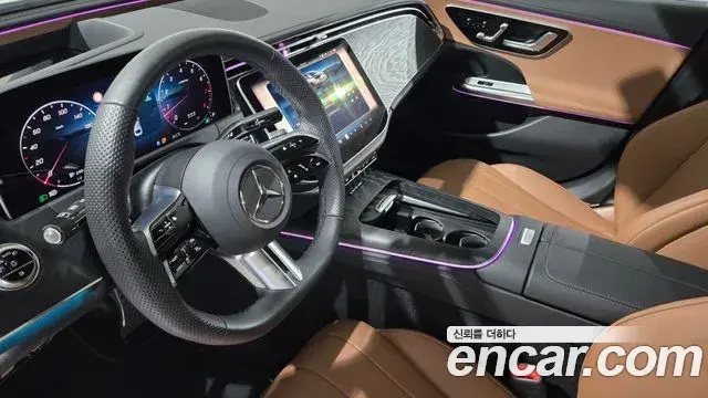 Mercedes-Benz E-Class 2025 — Photo 14/20