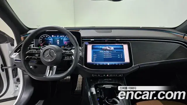 Mercedes-Benz E-Class 2025 — Photo 16/20