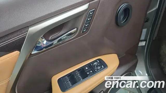 Lexus RX450h 2018 — ფოტო 29/33