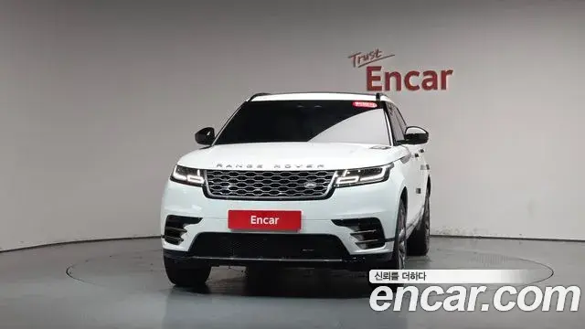 Land Rover Range Rover Velar 2022 — ფოტო 1/38