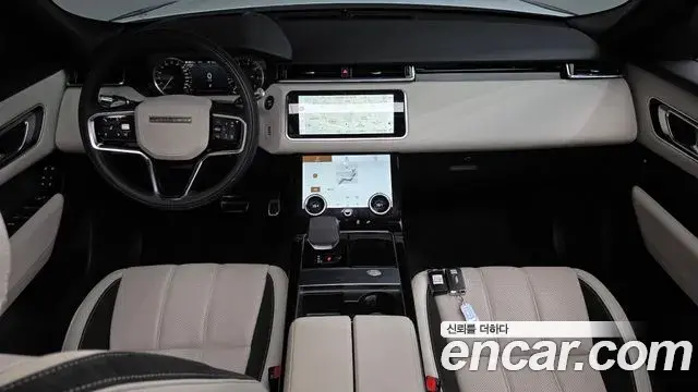 Land Rover Range Rover Velar 2022 — ფოტო 25/38