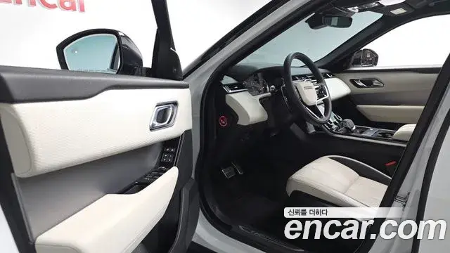 Land Rover Range Rover Velar 2022 — ფოტო 29/38