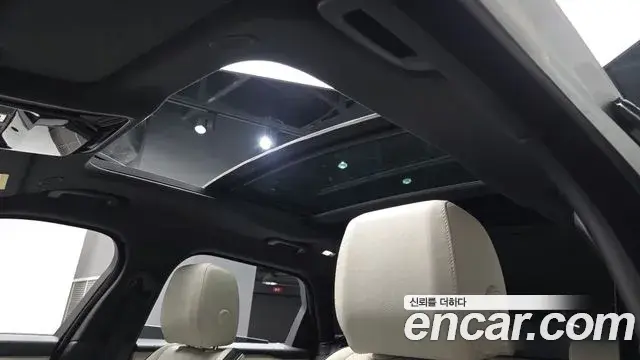 Land Rover Range Rover Velar 2022 — ფოტო 26/38