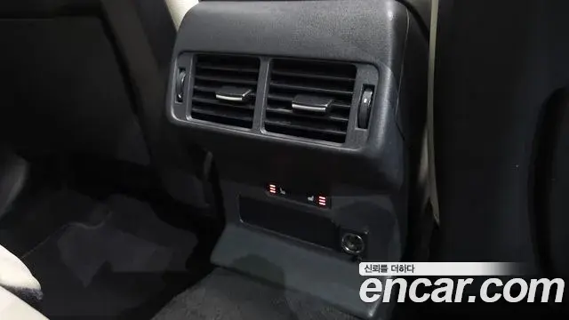 Land Rover Range Rover Velar 2022 — ფოტო 19/38