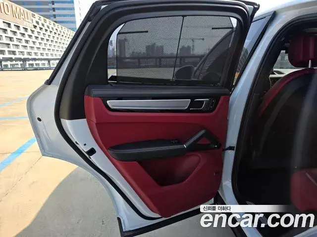 Porsche Cayenne 2022 — Şəkil 15/20