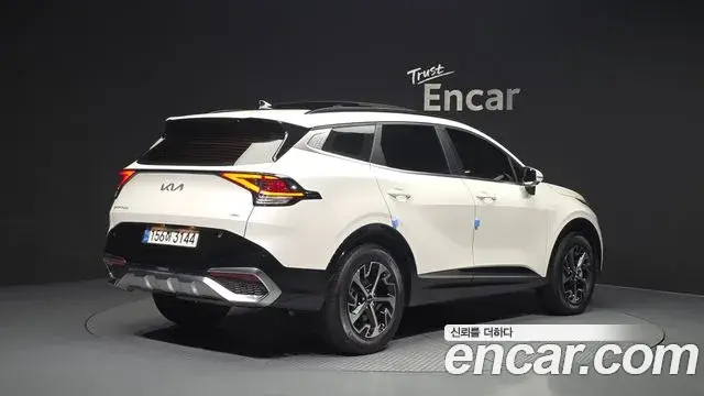 Kia Sportage 2022 — Фото 2/20