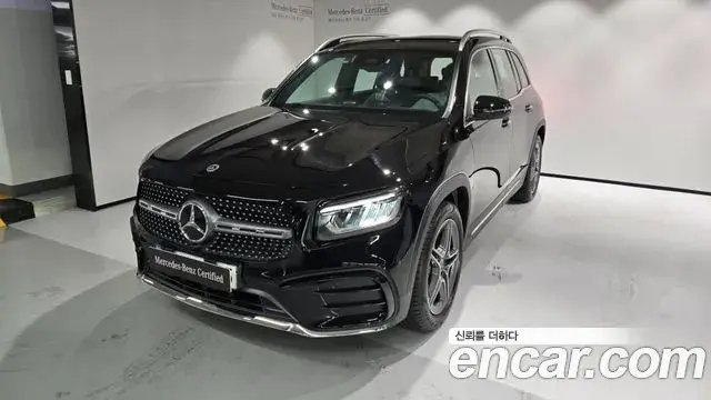 Mercedes-Benz GLB-Class 2025 — Фото 1/20