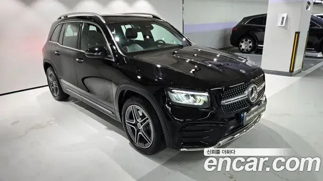 Mercedes-Benz GLB-Class 2025 — Фото 2/20