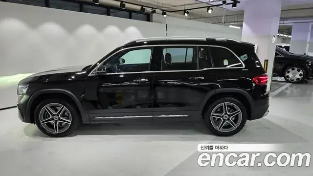 Mercedes-Benz GLB-Class 2025 — Фото 7/20