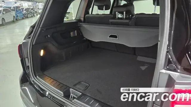 Mercedes-Benz GLB-Class 2025 — Фото 9/20