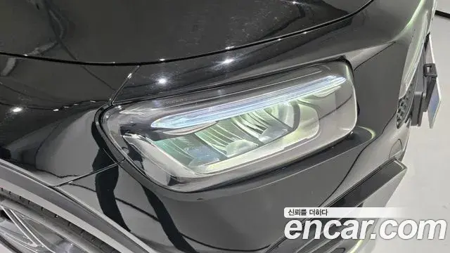 Mercedes-Benz GLB-Class 2025 — Фото 12/20