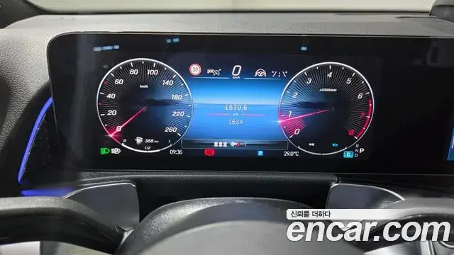 Mercedes-Benz GLB-Class 2025 — Фото 16/20