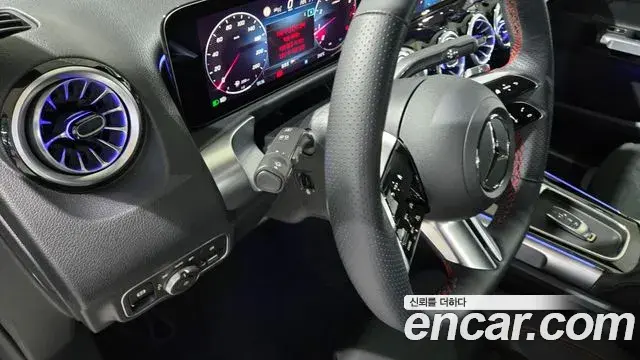 Mercedes-Benz GLB-Class 2025 — Фото 19/20