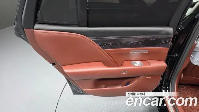 Genesis G90 2022 — ფოტო 18/37