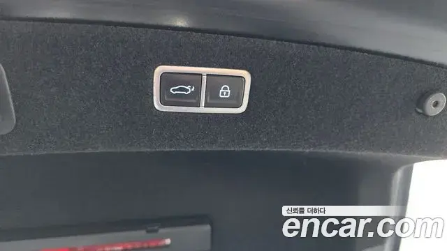 Genesis G90 2022 — ფოტო 28/37