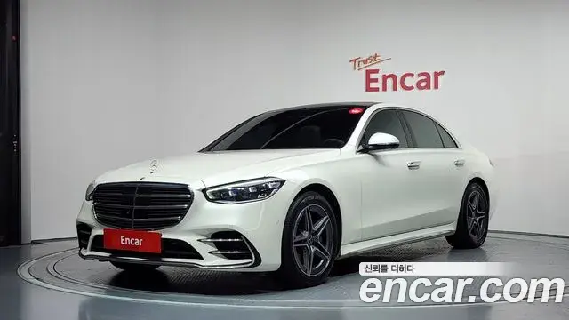 Mercedes-Benz S-Class 2023 — Photo 11/33