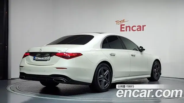 Mercedes-Benz S-Class 2023 — Photo 10/33