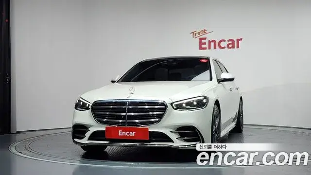 Mercedes-Benz S-Class 2023 — Photo 15/33