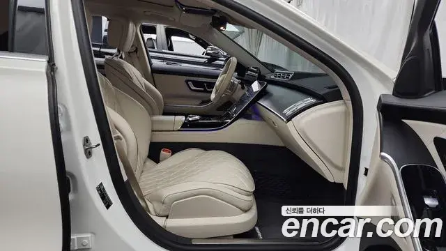 Mercedes-Benz S-Class 2023 — Photo 4/33