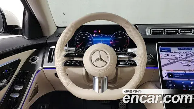 Mercedes-Benz S-Class 2023 — Photo 12/33