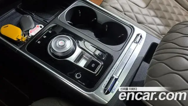 Kia Carnival 2024 — Şəkil 30/33