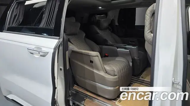 Kia Carnival 2024 — Şəkil 10/33