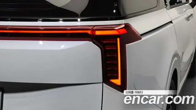 Kia Carnival 2024 — Şəkil 13/33