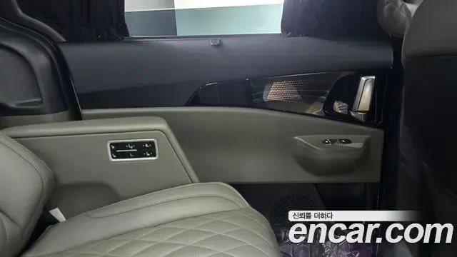 Kia Carnival 2024 — Şəkil 22/33