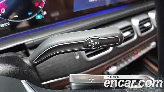 Mercedes-Benz GLE-Class 2025 — ფოტო 10/30