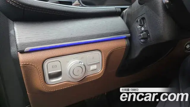 Mercedes-Benz GLE-Class 2025 — ფოტო 24/30