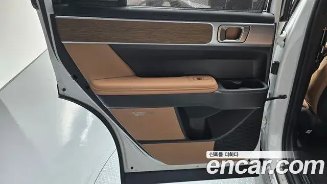 Hyundai Santa Fe 2024 — ფოტო 16/36