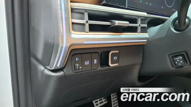 Hyundai Santa Fe 2024 — ფოტო 28/36