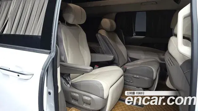 Kia Carnival 2024 — Фото 12/20