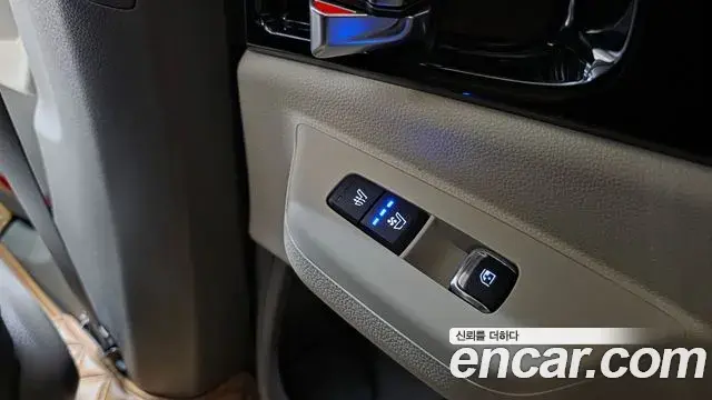 Kia Carnival 2024 — Фото 18/20