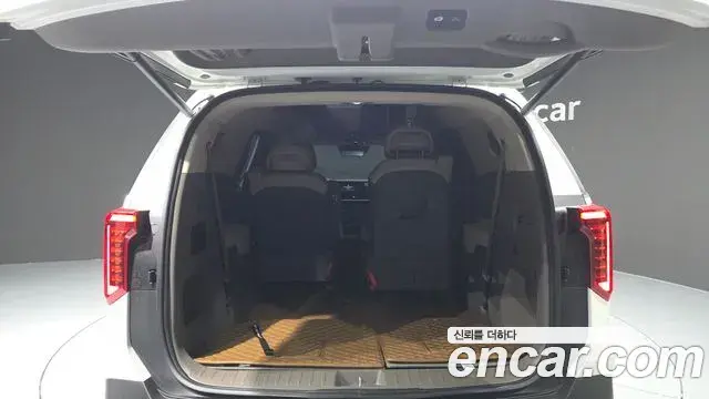 Kia Carnival 2024 — Фото 20/20
