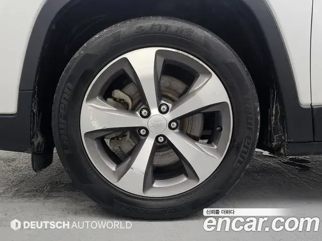 Jeep Cherokee 2021 — ფოტო 11/20